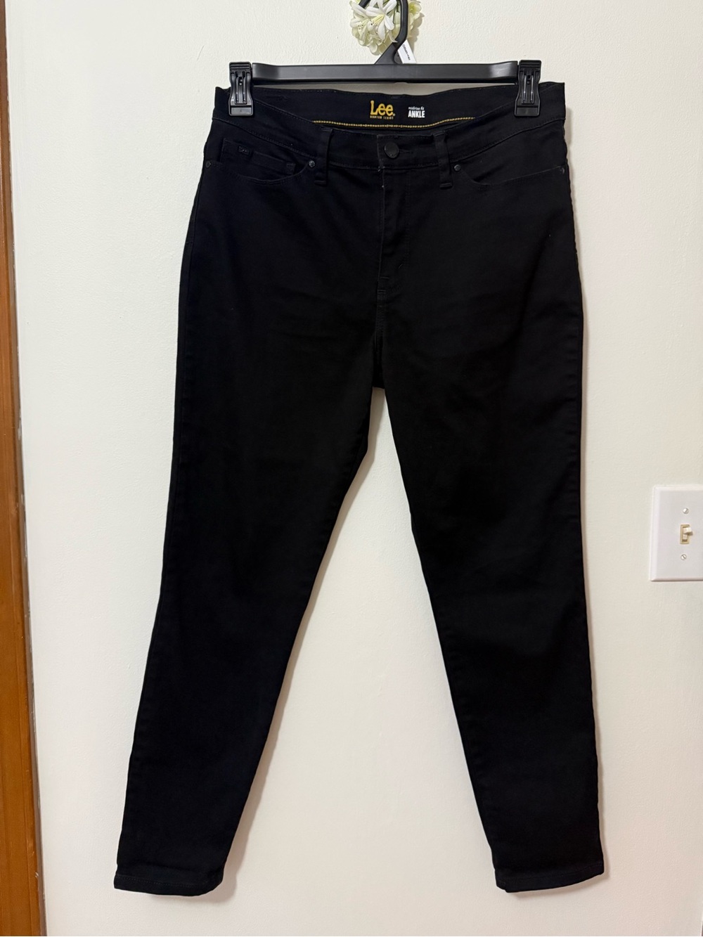 Lee Black Cropped Ankle Jeans for Women